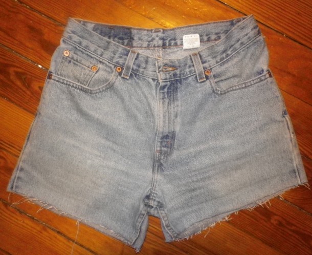 DIY: cutoff shorts by Kristen Joy | HBCU Buzz