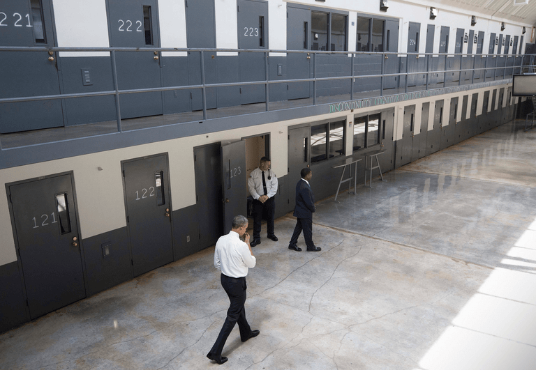 Obama Pushes Reform and Becomes First Sitting President to Visit Prison
