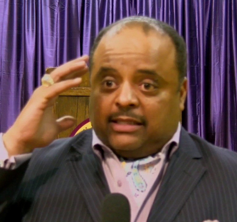 Crowd Gathers To Welcome Roland Martin On Campus At Alcorn State University