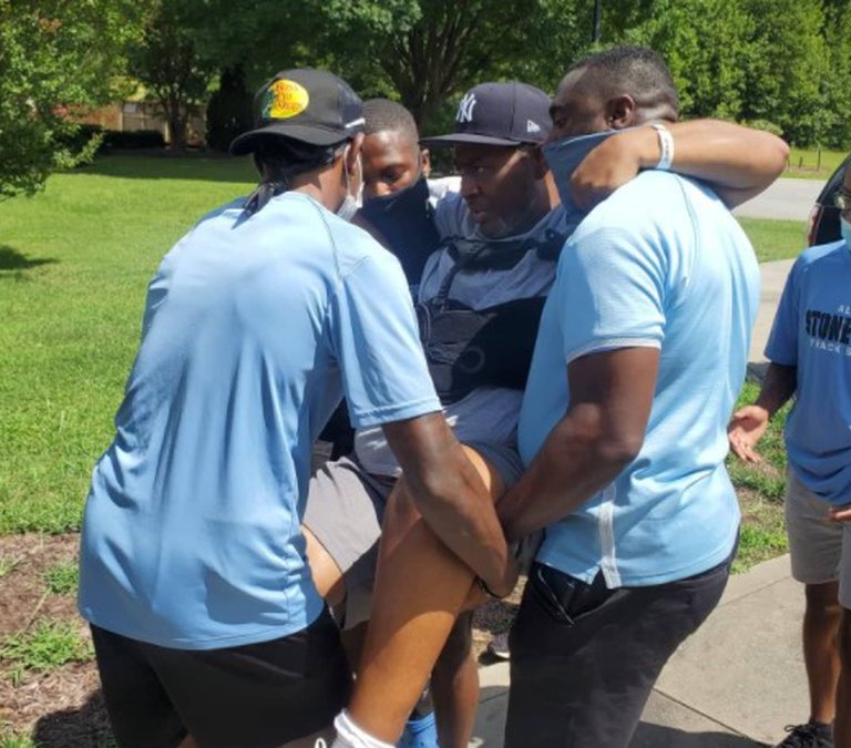 Livingstone’s Track Team Races To Help Alumna’s Family