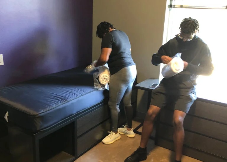 Dallas HBCU Freshmen Get Assistance From Charitable “Mafia”