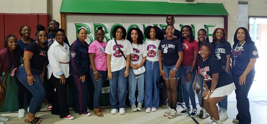 SC State students and staff at Brookdale Elementary School. 