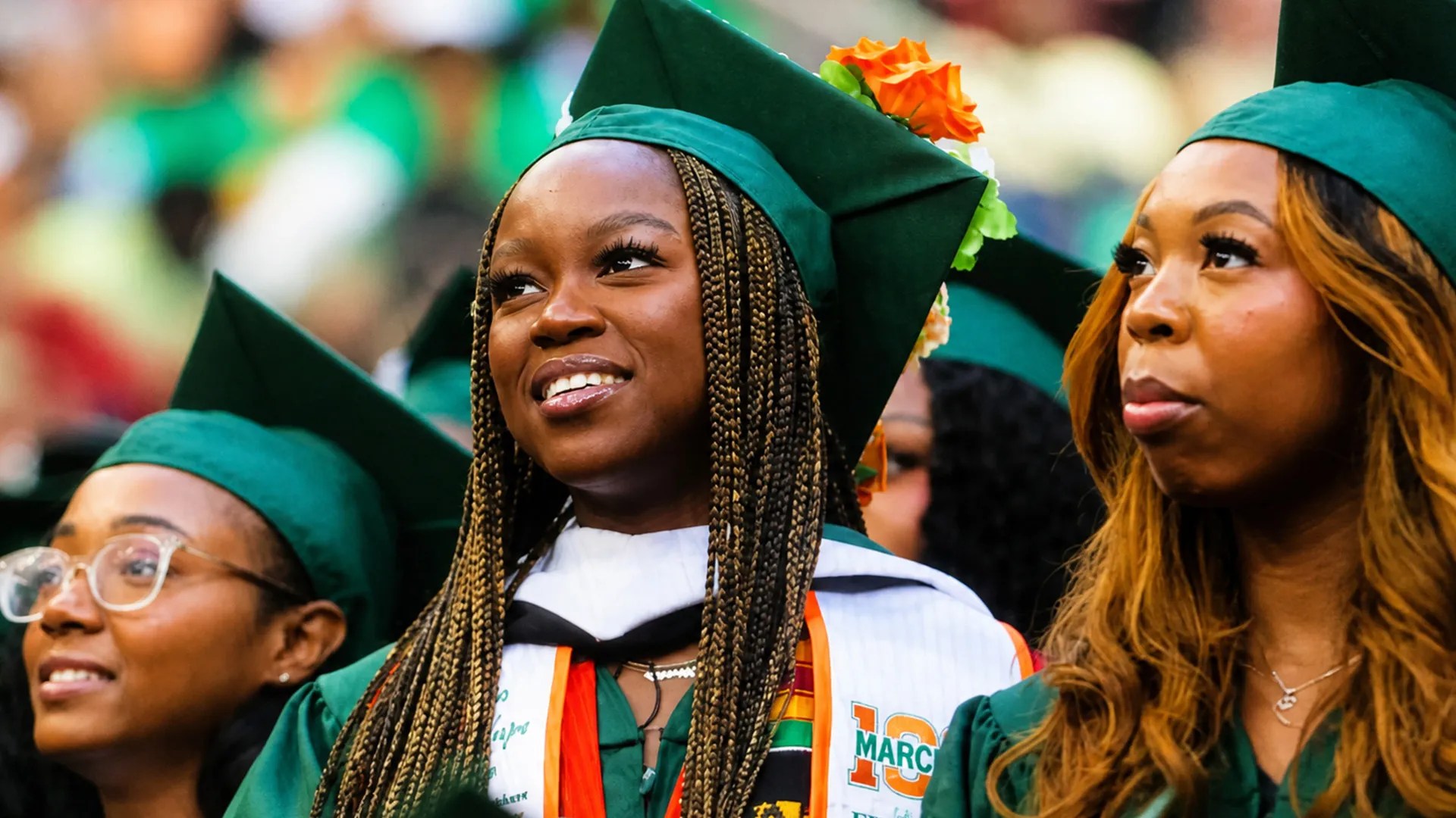 Dupe FAMU Marching 100 Head And Shoulders