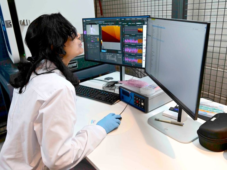 Physics Lab Monitor