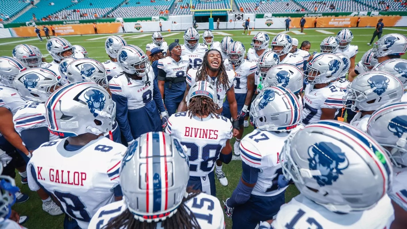 Howard Survives Fumble-Sealed Thriller in White's Coaching Debut