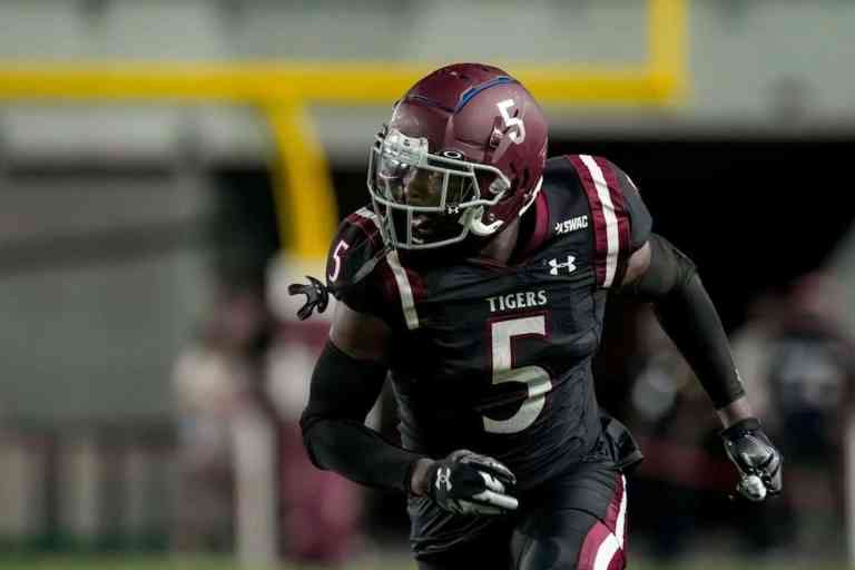 Tigers Storm Back From 24-14 Hole to Stun North Carolina Central