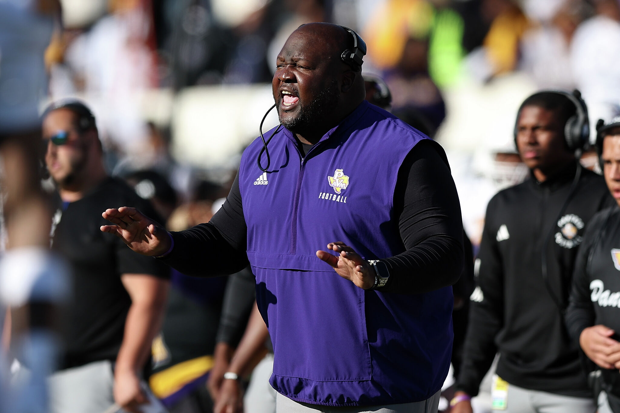 Prairie View Dominates Texas Southern 52-14 to Open SWAC Play